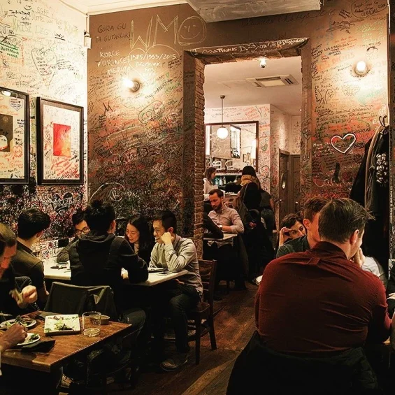 Los bares imprescindibles de Gràcia interior de la pepita barcelona